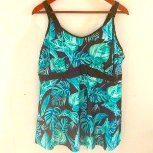 Women’s swimsuit top size 3X